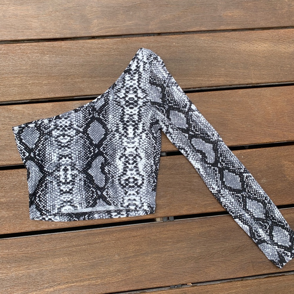 One shoulder snakeskin crop top - Picture 3 of 3
